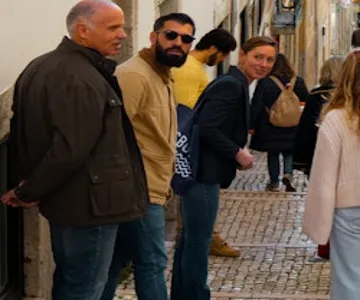 Lisbon: Guided City Tour + Boat Ride + Tastings
